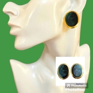 3/$30 VTG 1980s Green Black Marbled Oval Earrings
